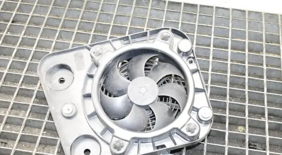 BMW i3 Radiator cooling fan shroud 8608033