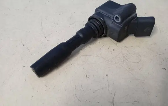 Volkswagen Golf VII High voltage ignition coil 04E905110M 04E905110