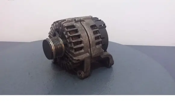 BMW X3 E83 Generator/alternator 8507624