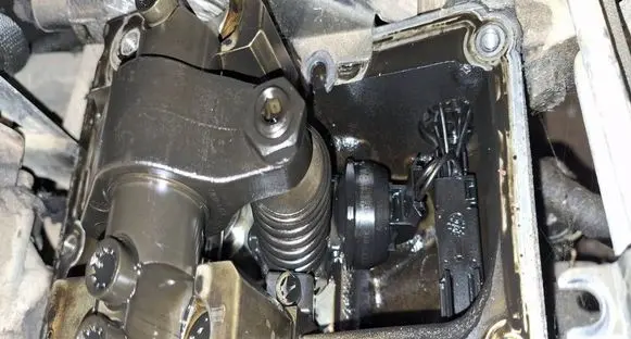 Skoda Octavia Mk2 (1Z) Fuel injector 