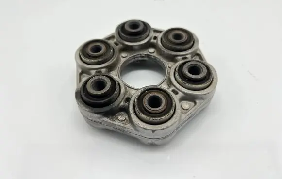 BMW 5 F10 F11 Rear prop shaft donut coupling/joint 760562905 14052100337 1518004111