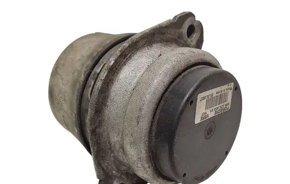 Engine mount bracket