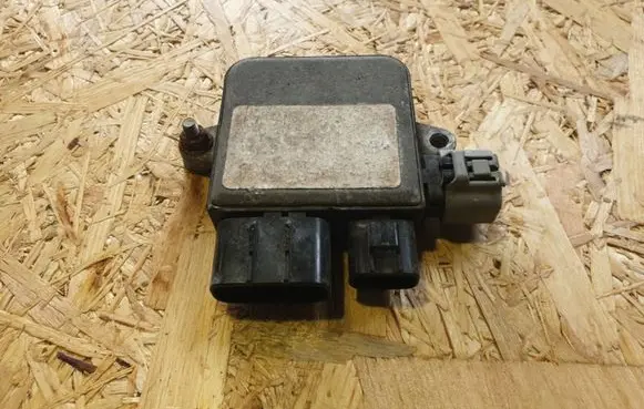 Tesla Model S Coolant fan relay 8282120280