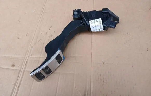 Ford Focus Accelerator throttle pedal Jx619F836EC