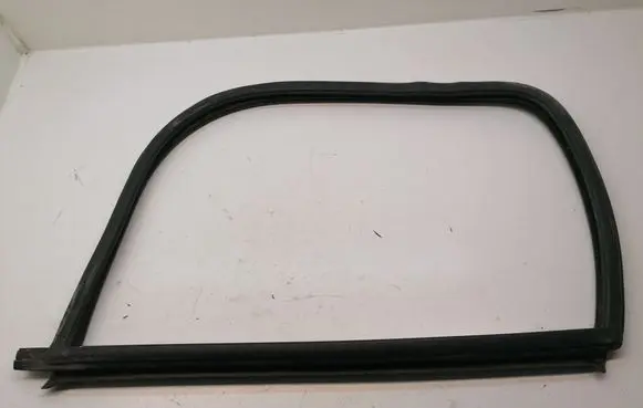 Peugeot Boxer Rubber seal front coupe door window B386