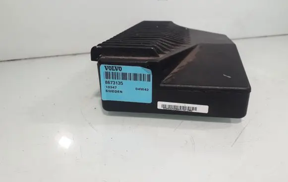 Volvo V70 Sound amplifier 8673135