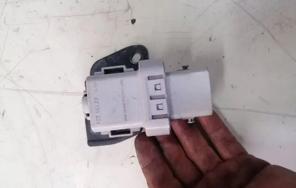 KIA Sportage Glow plug pre-heat relay 368332F360