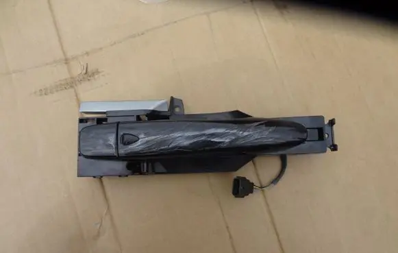 Nissan Qashqai Front door exterior handle 