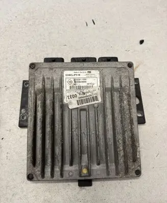 Renault Kangoo II Engine control unit/module 8200911560