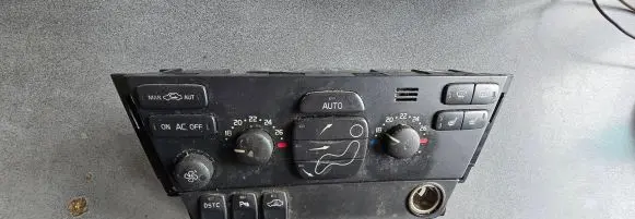 Volvo V70 Climate control unit 30746022