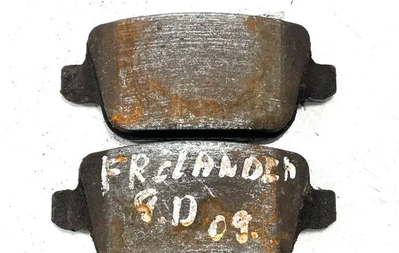 Land Rover Freelander 2 - LR2 Brake pads (rear) 1256001882SN16 90R011181678 PAD153261K09