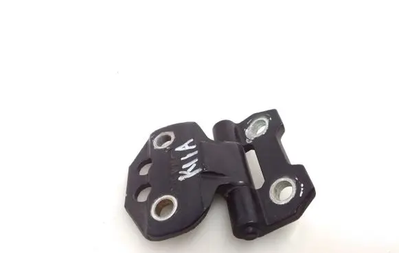 Mercedes-Benz E W124 Front door lower hinge 95W16
