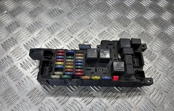 Volvo S60 Fuse box set 518322326 8637841
