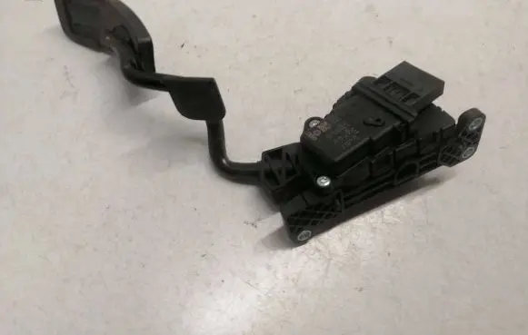 Audi A6 S6 C6 4F Accelerator throttle pedal 4F2721523 6PV00898402