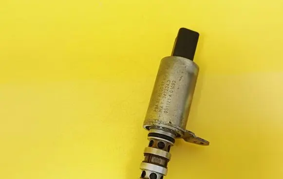 Peugeot 207 Camshaft vanos timing valve 9849309780 C271301402