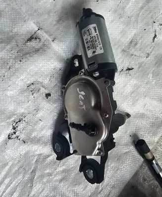Seat Altea Rear window wiper motor 5P0955711E W000017272 356185616