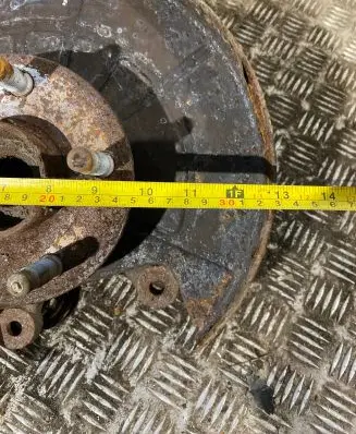 Opel Insignia A Rear wheel hub spindle/knuckle 