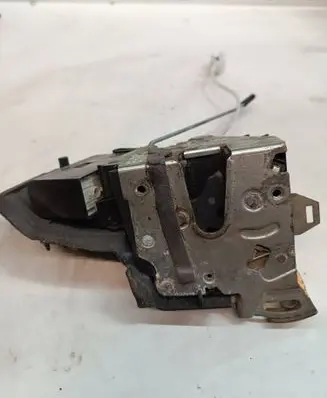 BMW 5 E39 Front door lock 82350959