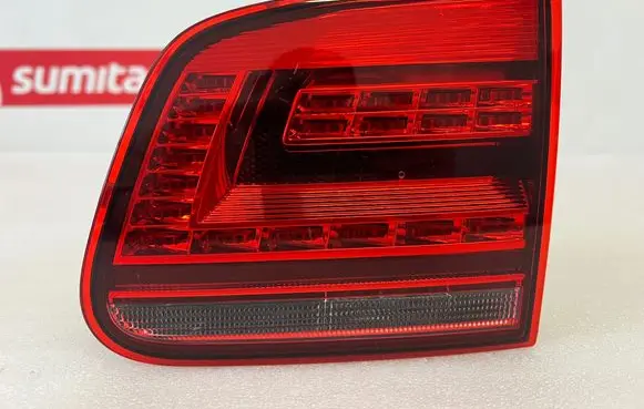 Volkswagen Tiguan Tailgate rear/tail lights 5N0945308A 2SA01171604 5N0945308