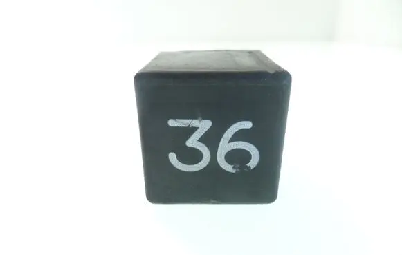 Volkswagen PASSAT B4 Other relay 3SB00488504