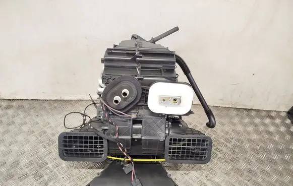 Renault Trafic III (X82) Interior heater climate box assembly 272700324R 93868022 VT1032595D