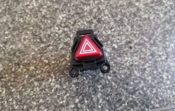 Hyundai Santa Fe Hazard light switch 93790S1000