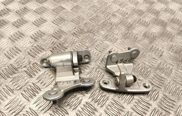 Mercedes-Benz C W204 Rear door hinge set