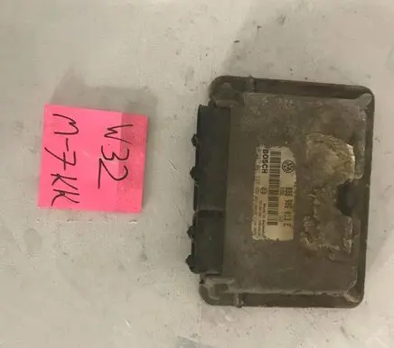 Volkswagen Caddy Engine control unit/module 038906013E 0281001689 28SA3434