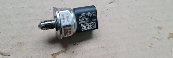 Audi Q5 SQ5 Fuel pressure sensor 06K906051C