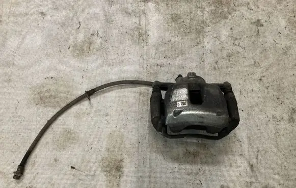 Toyota C-HR I Front brake caliper