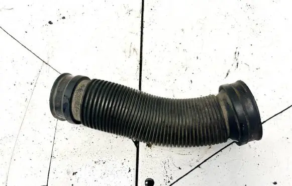 Opel Astra H Air intake hose/pipe