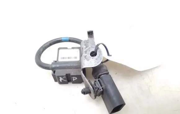 Audi TT Mk1 ABS wheel speed sensor 7L0907673A