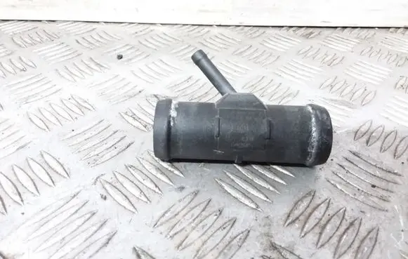 Volkswagen Polo IV 9N3 Engine coolant pipe/hose 1C0121438A