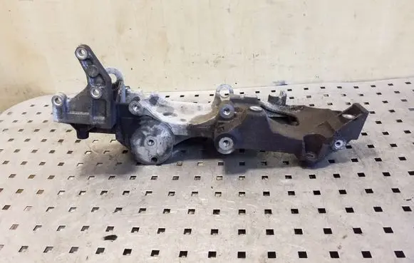 Mitsubishi Outlander Generator/alternator bracket 9661297180