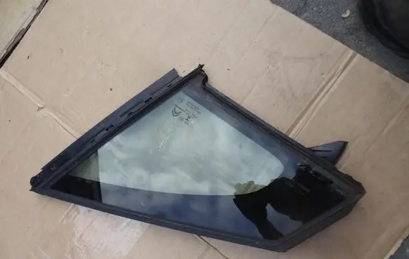Citroen C3 Front door 9813154880