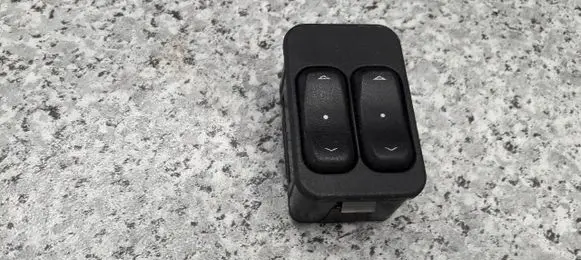 Opel Astra G Quarter vent window switch gm90561088