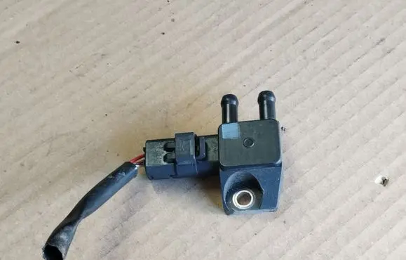 Nissan Note (E11) Exhaust gas pressure sensor 9662143180