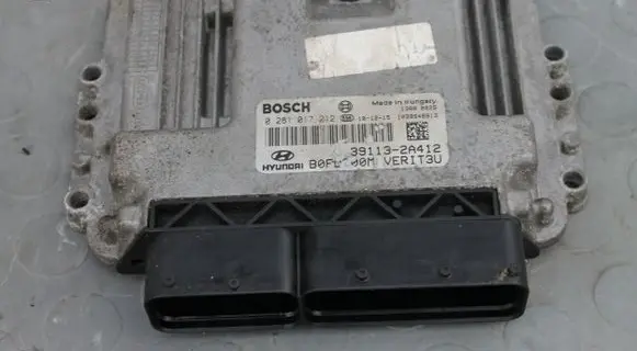 Hyundai i30 Engine control unit/module 391132A412