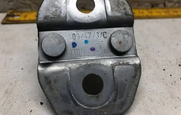 Mercedes-Benz E W212 Front door lock loop/hook striker 11000049