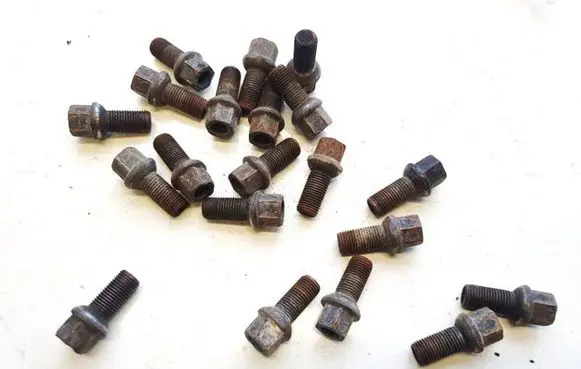 Skoda Fabia Mk2 (5J) Nuts/bolts 