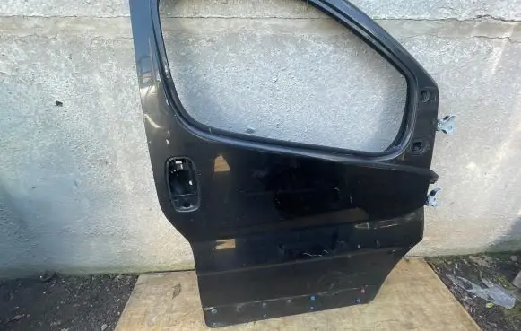 Opel Vivaro Front door
