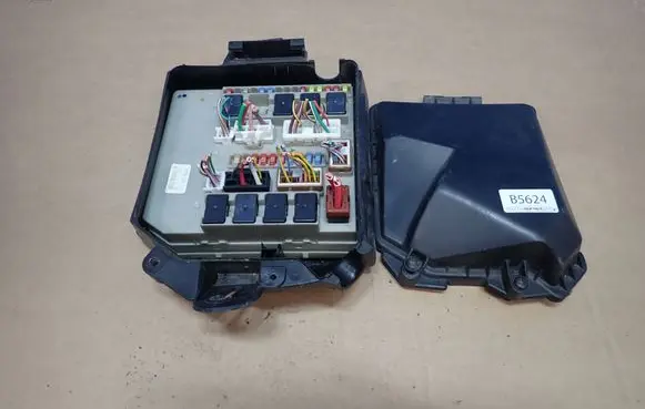 Renault Clio III Fuse module 902663A