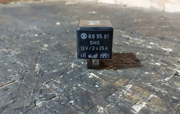 Audi A6 S6 C5 4B Other relay 701959141A
