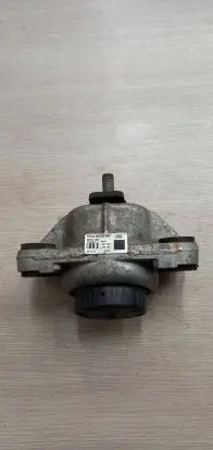 Land Rover Range Rover L405 Engine mount bracket FPLA6A003BA
