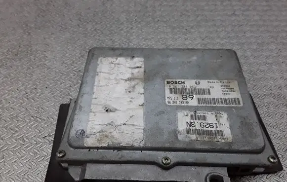 Peugeot 406 Engine control unit/module 0261204063 9624518380
