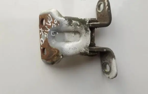 Mazda 626 Tailgate/trunk/boot hinge