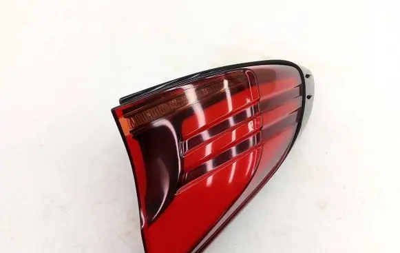 Toyota C-HR I Rear/tail lights 81550F413000