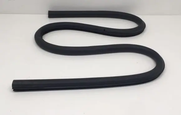 Audi A5 8T 8F Front door rubber seal 8T0831707D