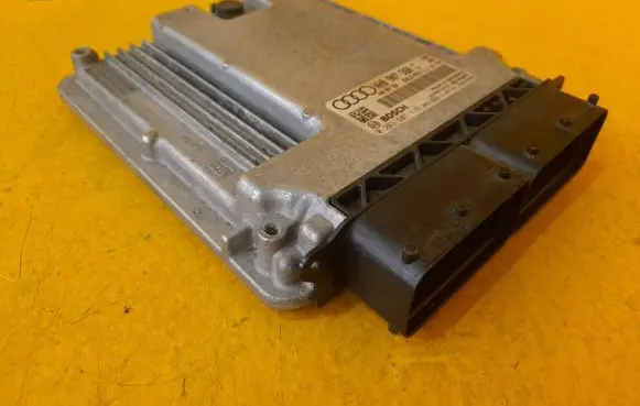 Audi A8 S8 D4 4H Engine control unit/module 4H0907560C