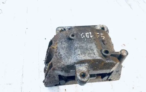 Engine mount bracket